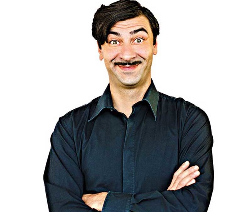 Domani sera ancora Cabaret con Piero Massimo Macchini, dalle ore 20 apericena in Caffetteria